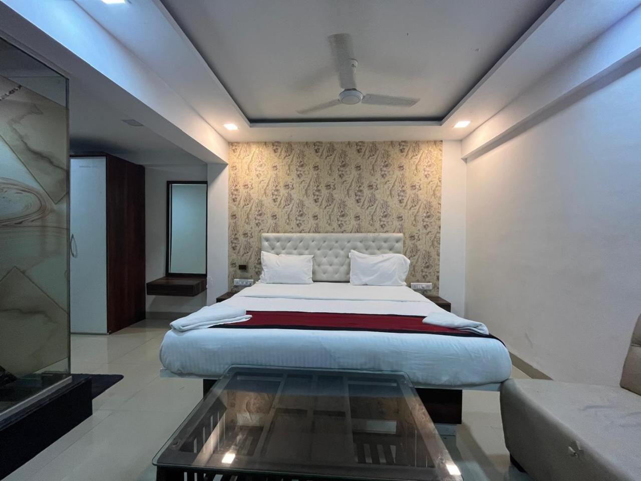 Dive Arsh Executive Inn מראה חיצוני תמונה