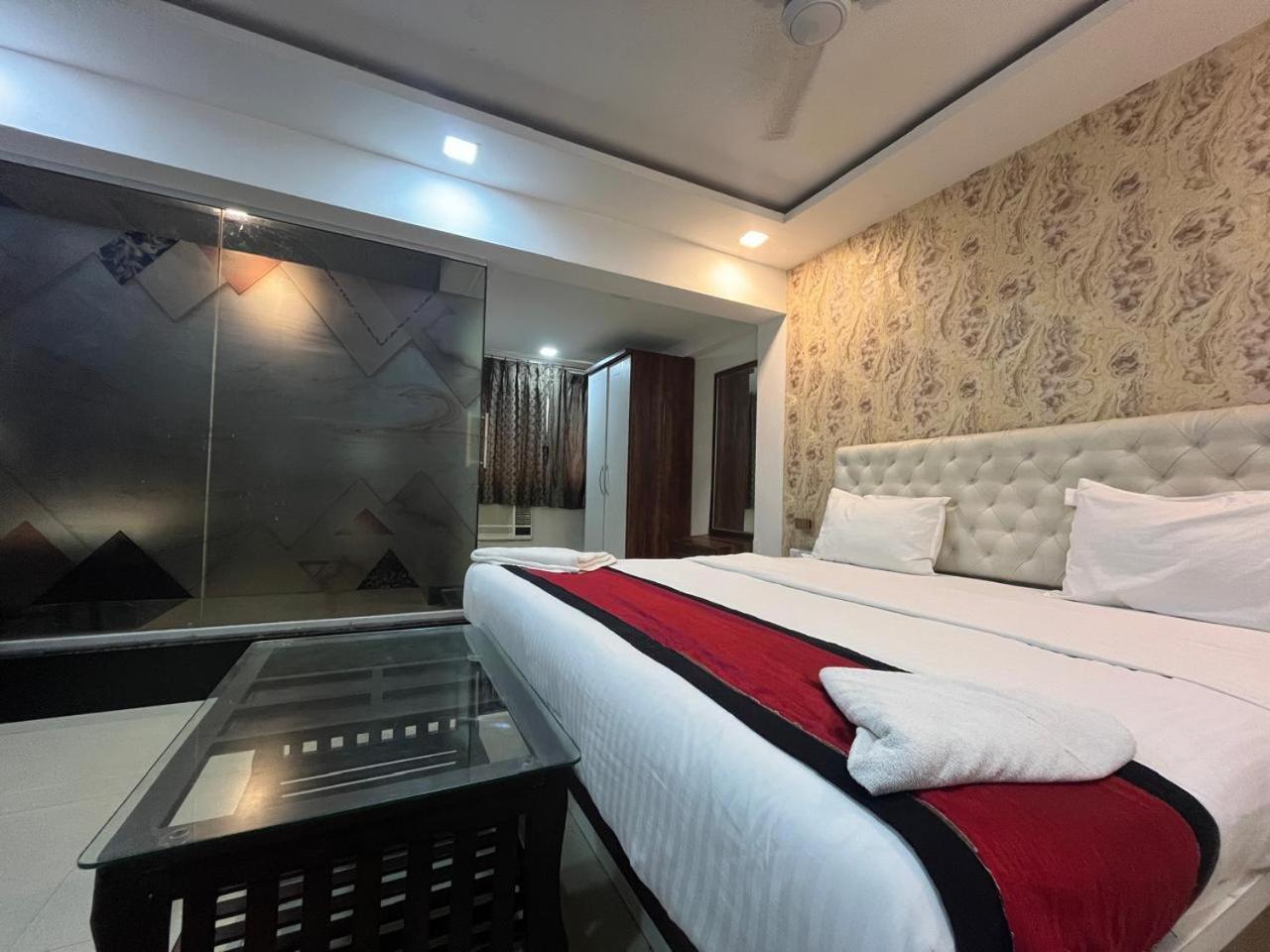 Dive Arsh Executive Inn מראה חיצוני תמונה