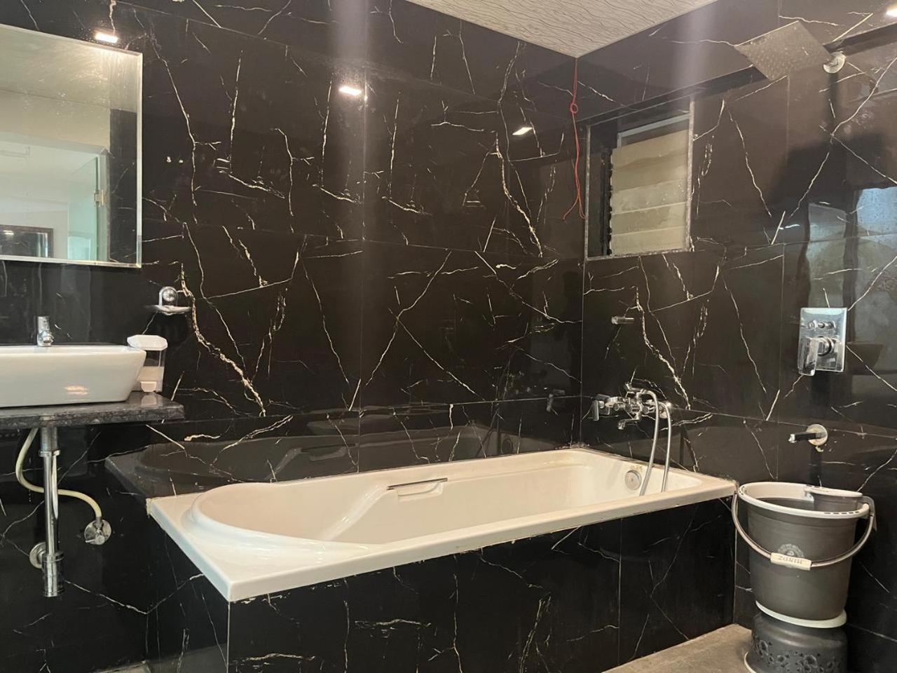Dive Arsh Executive Inn מראה חיצוני תמונה