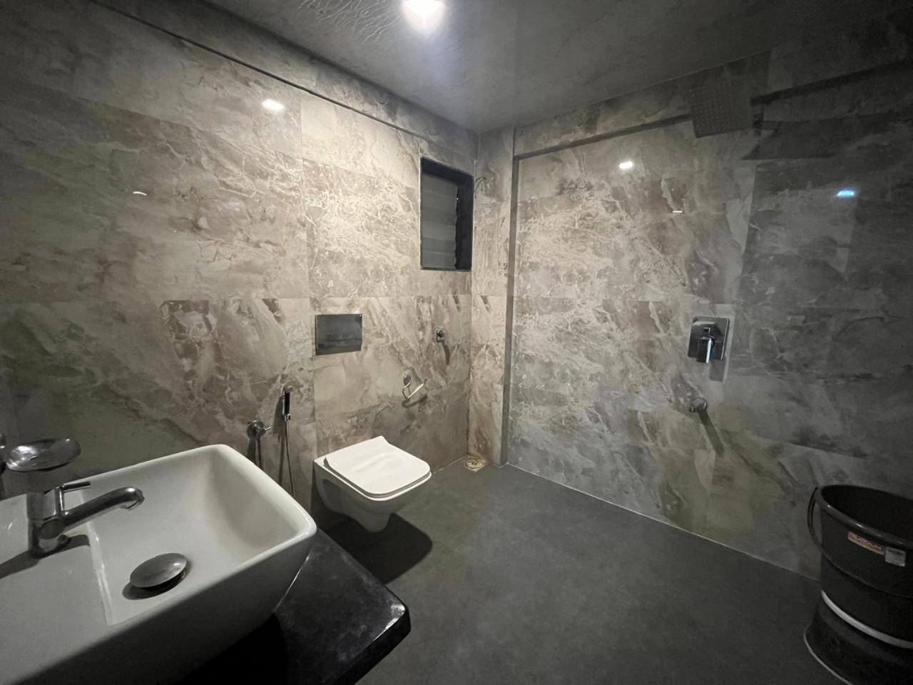 Dive Arsh Executive Inn מראה חיצוני תמונה