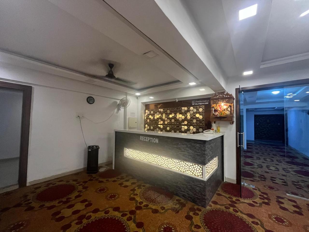 Dive Arsh Executive Inn מראה חיצוני תמונה