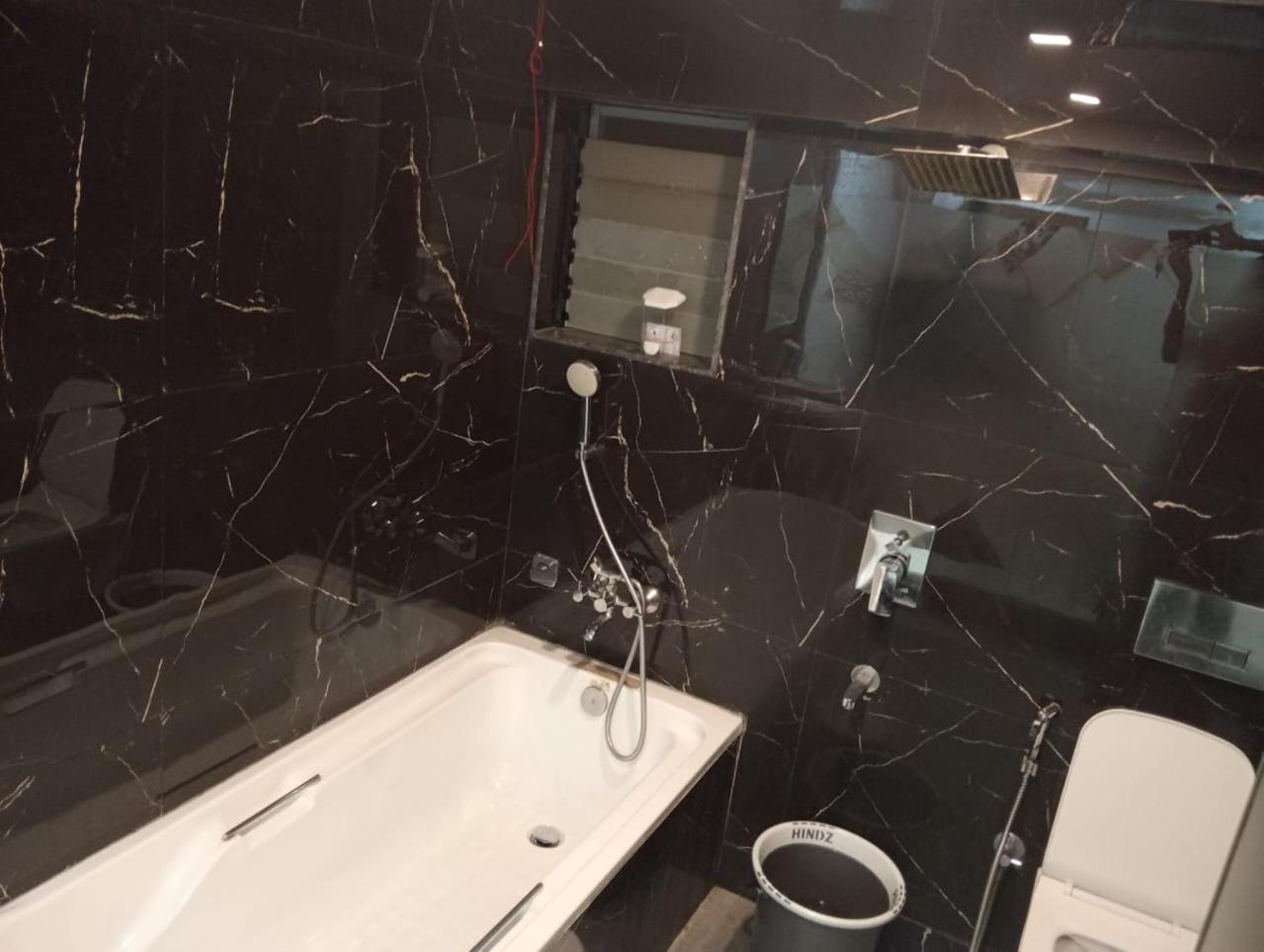 Dive Arsh Executive Inn מראה חיצוני תמונה